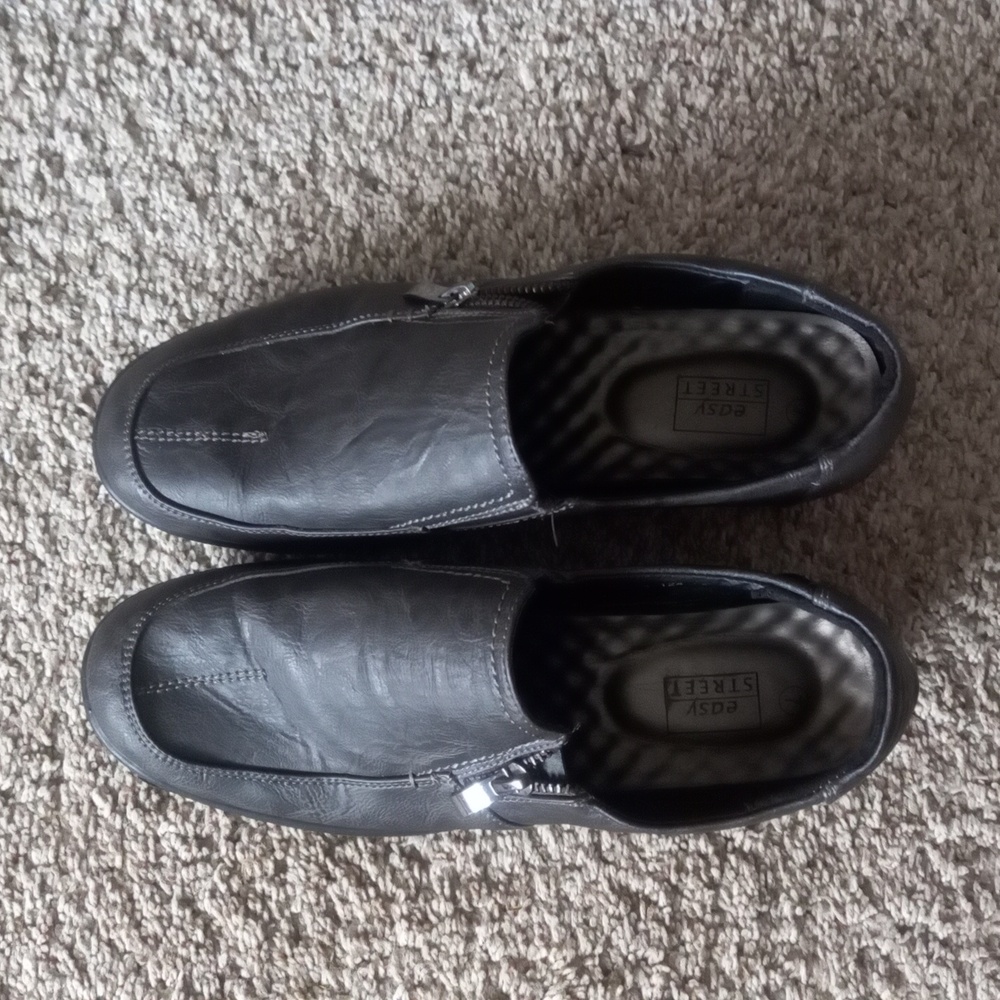 Easy Street Women's Dark Gray Loafers